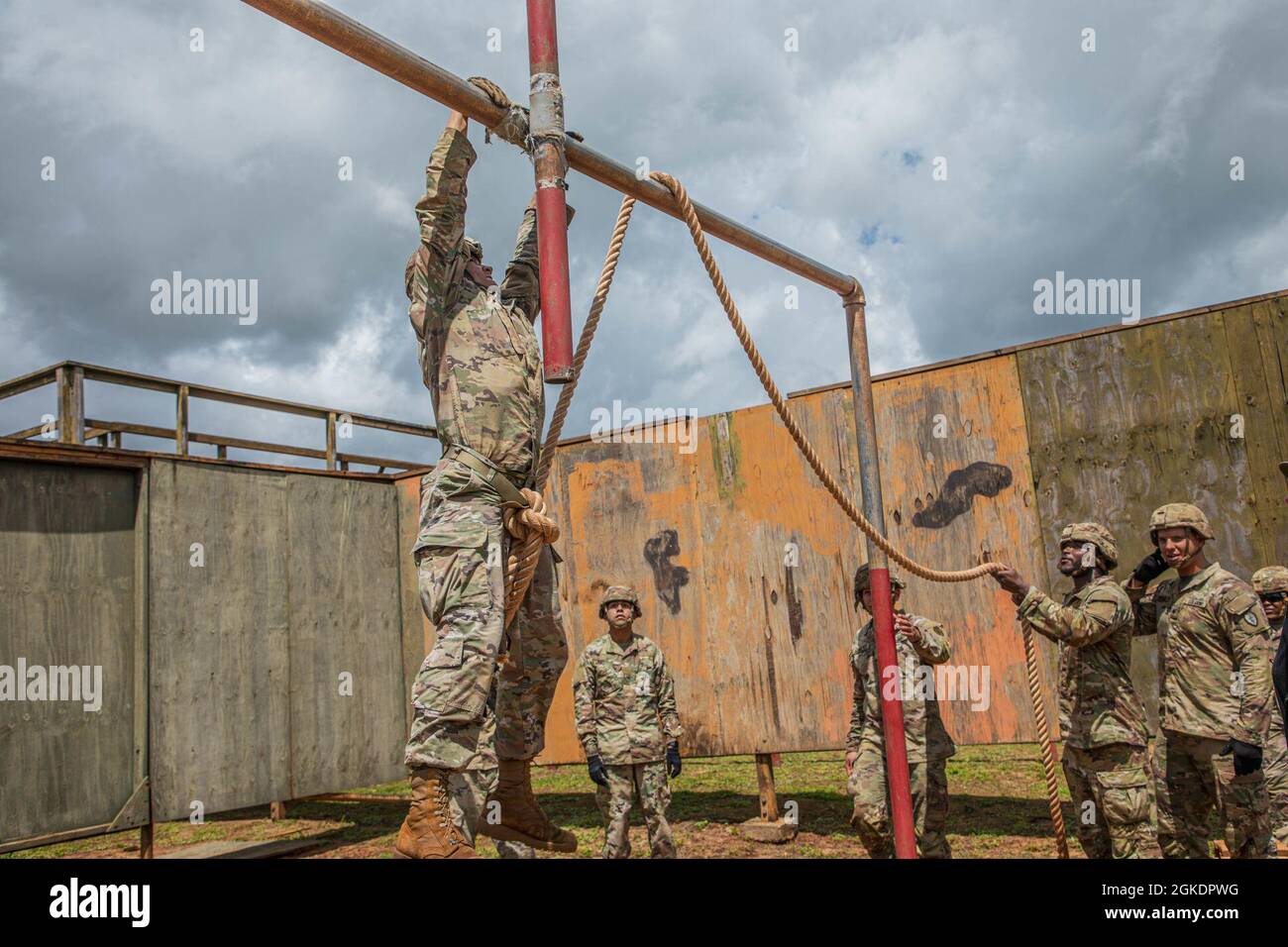 Soldiers from the 25th Combat Aviation Brigade, 25th Infantry Division