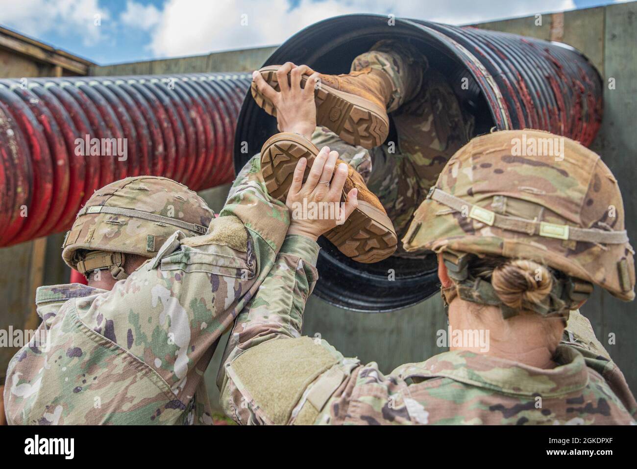 Soldiers from the 25th Combat Aviation Brigade, 25th Infantry Division