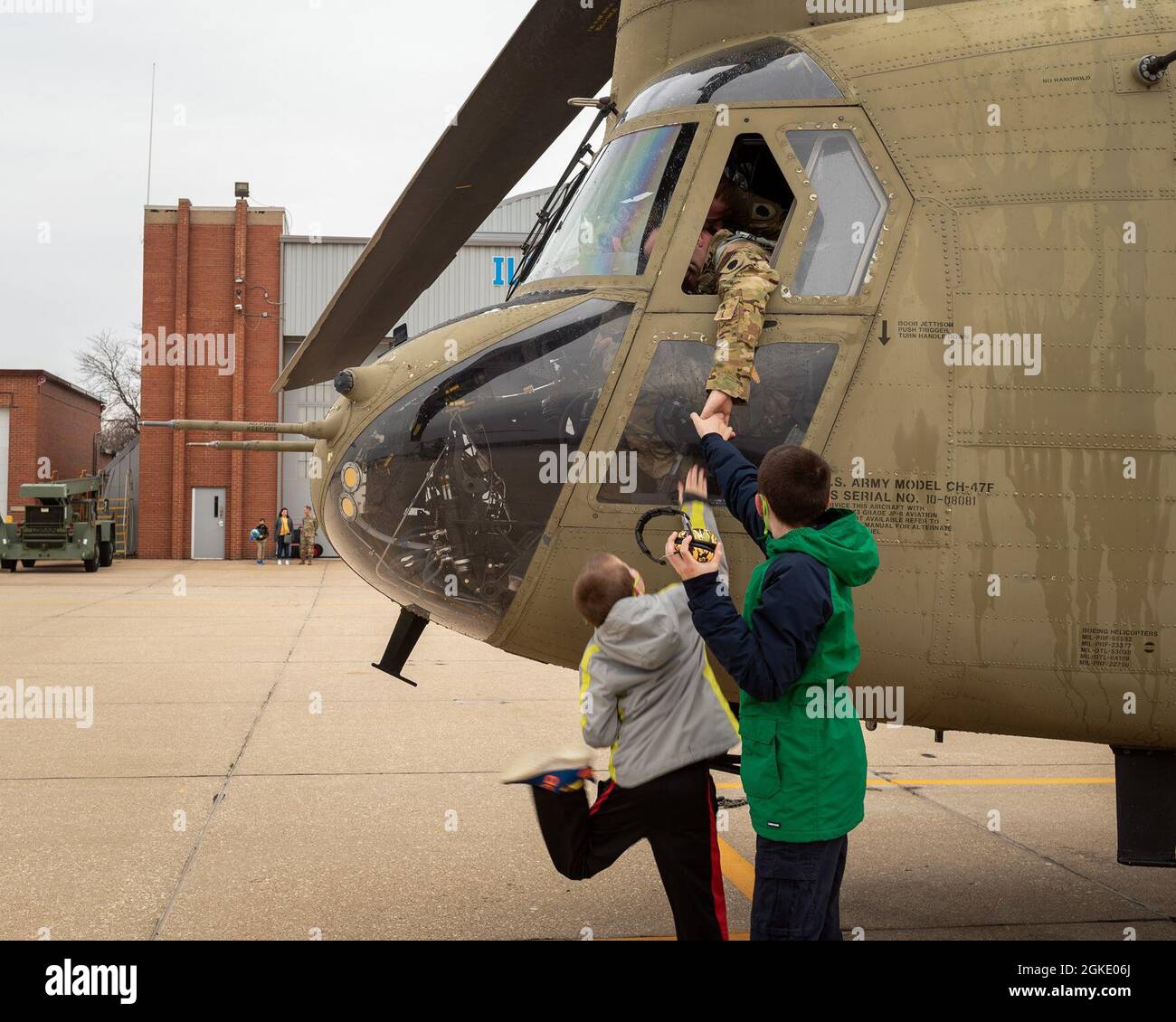 The children of U.S. Army Chief Warrant Officer 4 Jason Rassi, a CH-47F ...