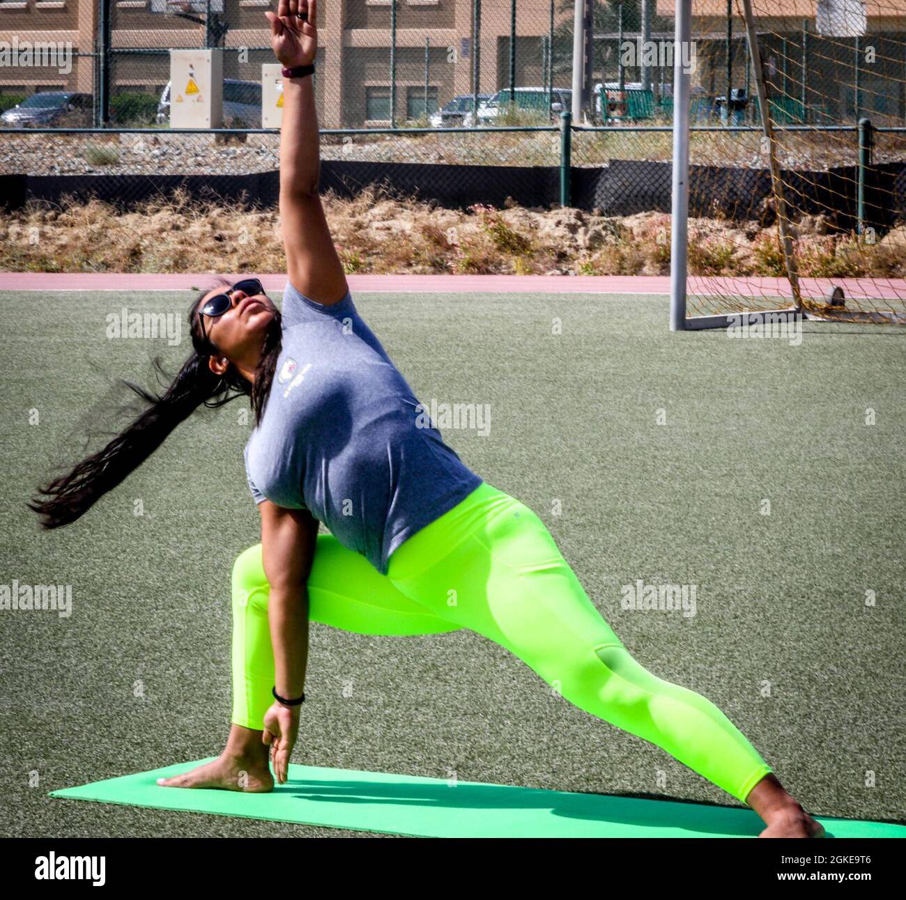 Bikram yoga class hi-res stock photography and images - Alamy