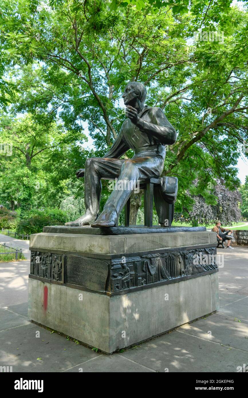 Heinrich Heine Monument, sculptor Waldemar Grzimek, Weinbergspark, Mitte, Berlin, Germany Stock Photo
