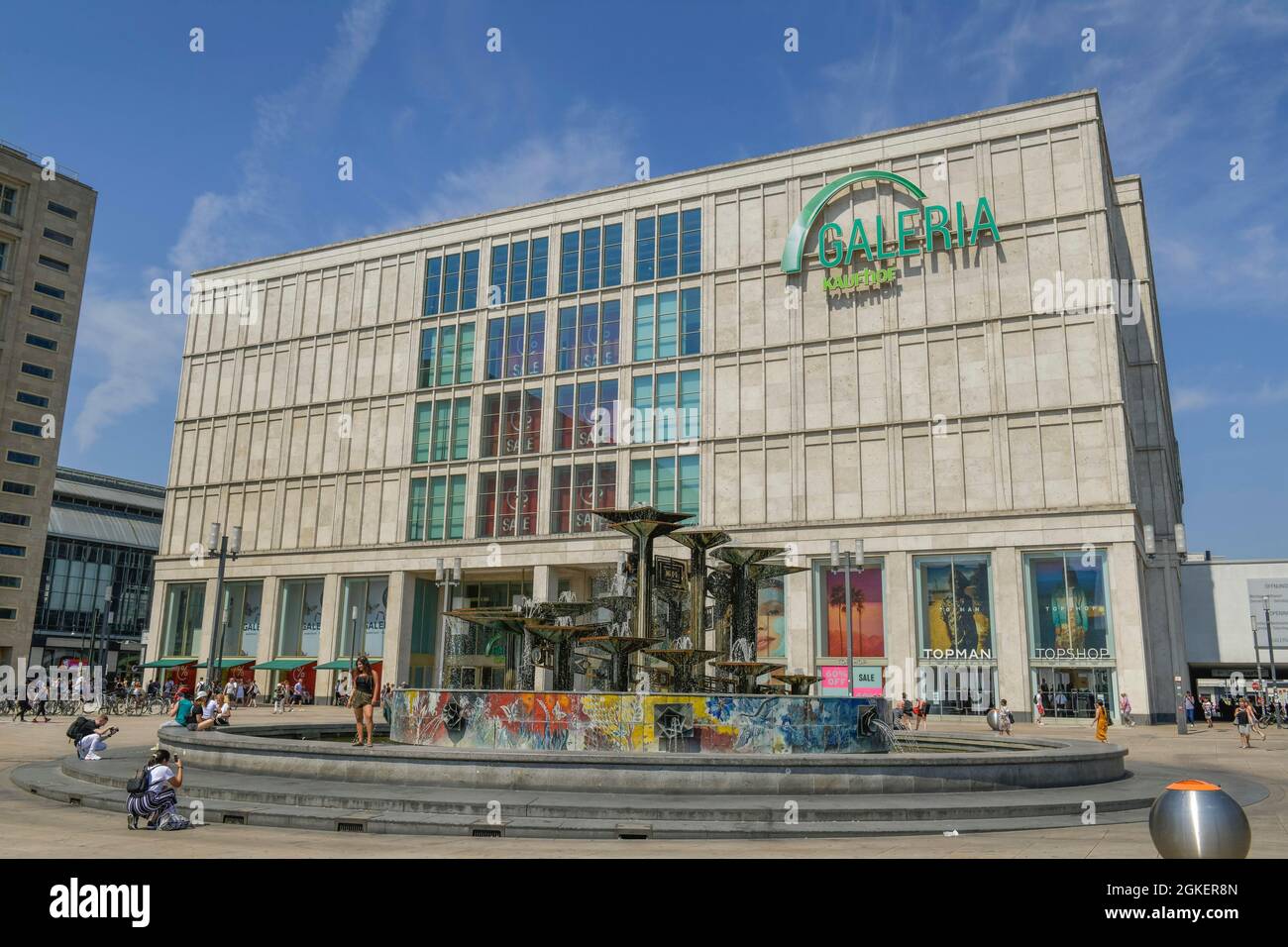 Fountain galeria kaufhof alexanderplatz hi-res stock photography and images  - Alamy