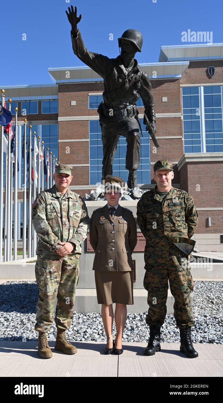 From left) U.S. Army Brig. Gen. Adam Flasch, director of the joint staff  for the Maryland National Guard, 1st Lt. Lucija Šimović, Armed Forces of  Bosnia-Herzegovina, and Col. Zoran Batarilo, Armed Forces