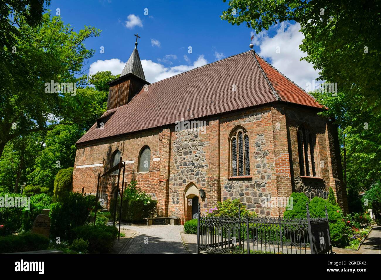 Friedhofskappelle, cemetery Dahlem-Dorf, Koenigin-Luise, Dahlem, Steglitz-Zehlendorf, Berlin, Koenigin-Luise-Strasse, Germany Stock Photo