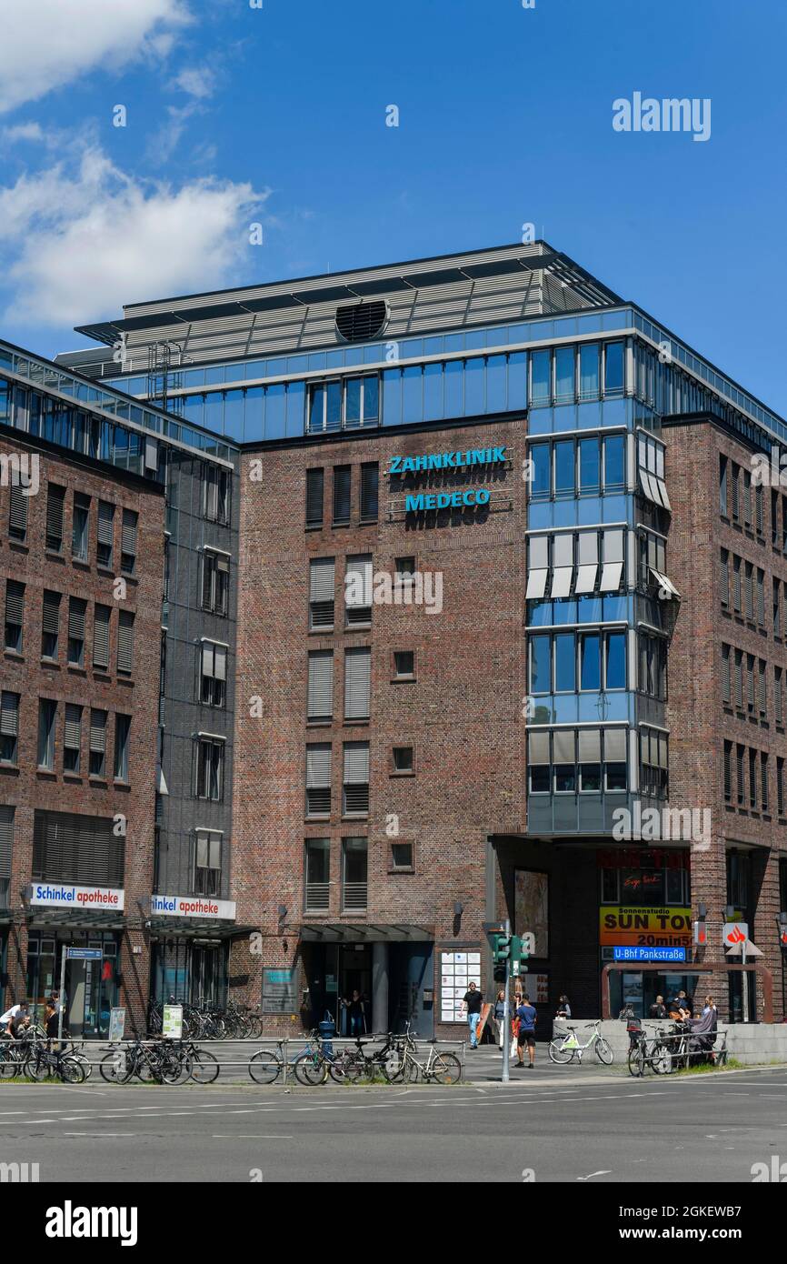 Commercial building, Medeco dental clinic, Prinzenallee, Badstrasse, Gesundbrunnen, Mitte, Berlin, Germany Stock Photo