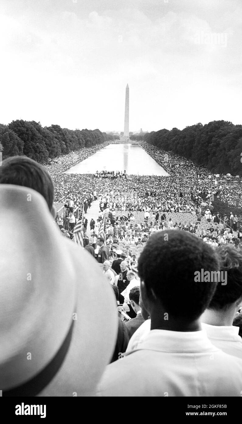 Crowd surrounding Reflecting Pool and with Washington Monument in background, March on Washington for Jobs and Freedom, Washington, DC, USA, Warren K. Leffler, U.S. News & World Report Magazine Photograph Collection, August 28, 1963 Stock Photo