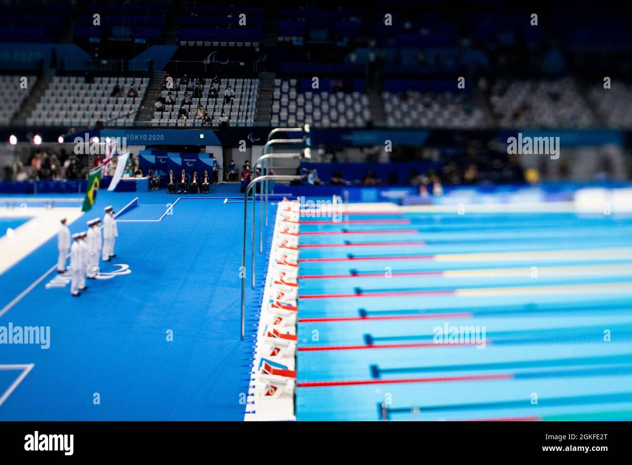 PRUD-TOKIO (KOTO-KU), JAPAN - AUGUST 26:  Featurebild, japanische Uniformierte stehen still bei der Medaillenuebergabe beim Schwimmen am Tag (3) der P Stock Photo