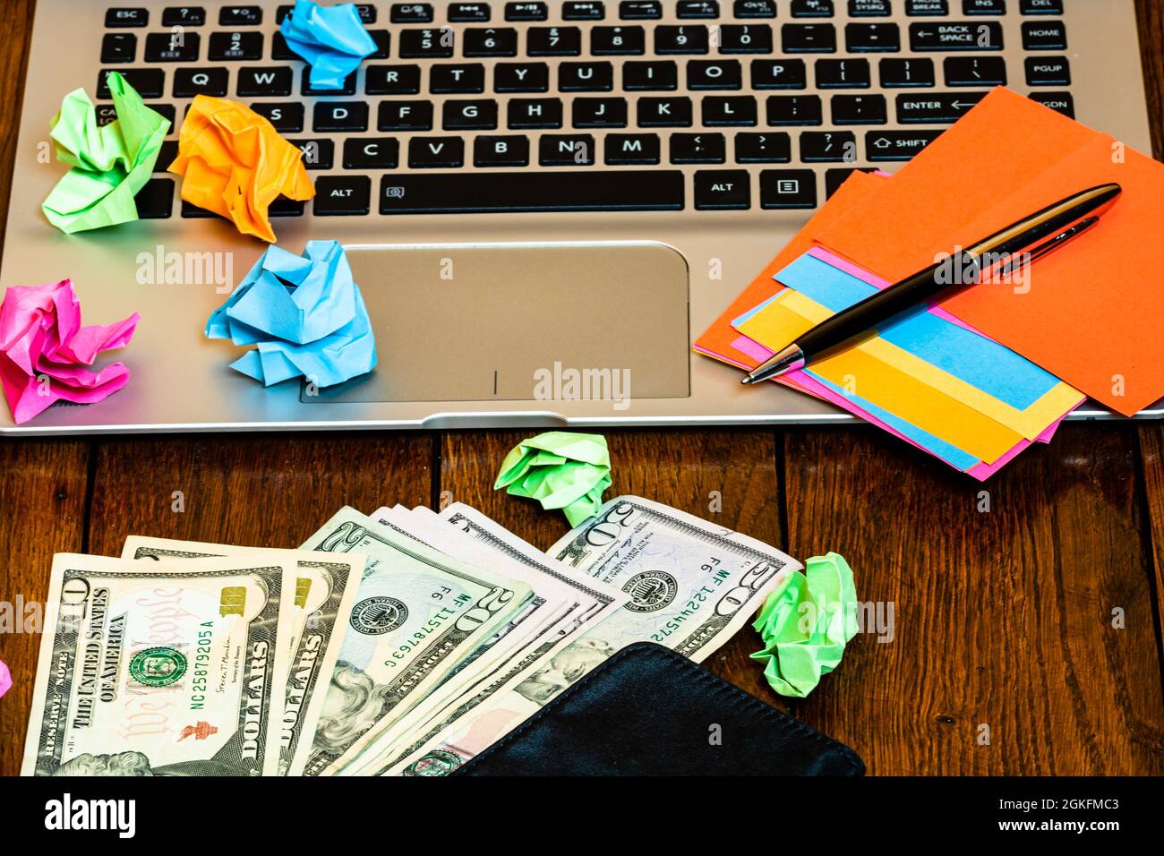 Note Business Money Business concept, money, notes and pen Stock Photo - Alamy