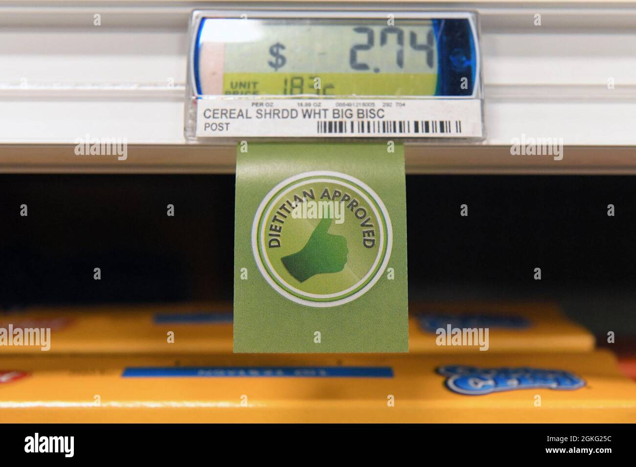 A Green Thumb nutrition identification card has been placed on the shelves in the base commissary at Robins Air Force Base, Georgia, April 13, 2021. The dietitian-approved thumb initiative aims to make locating healthy nutritionally-dense foods easy for shoppers to find so that they can make healthier food choices. Stock Photo