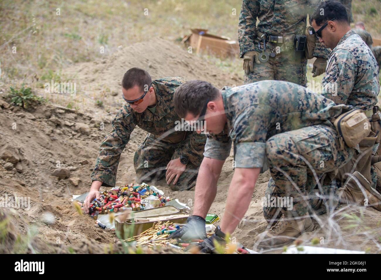 U.S. Marines with multiple explosive ordnance disposal units from ...