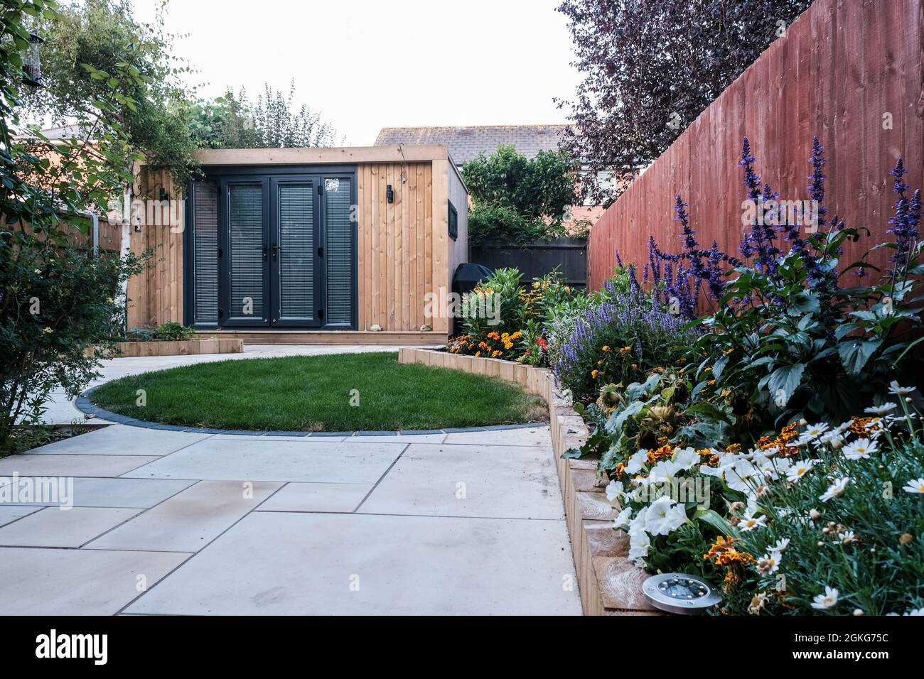 Garden Railway Sleepers High Resolution Stock Photography and Images Alamy