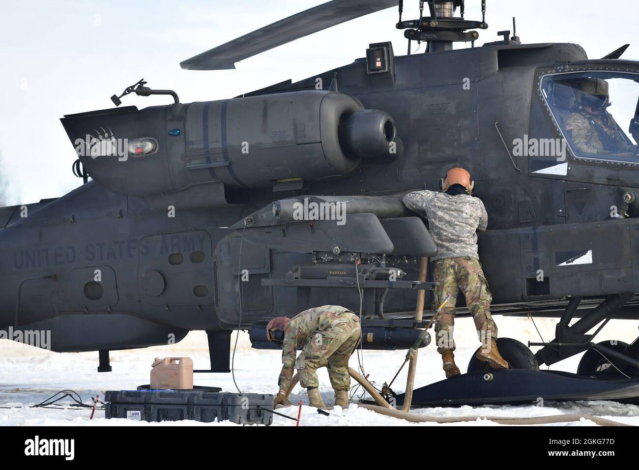Ah 64 apache fuel hires stock photography and images Alamy