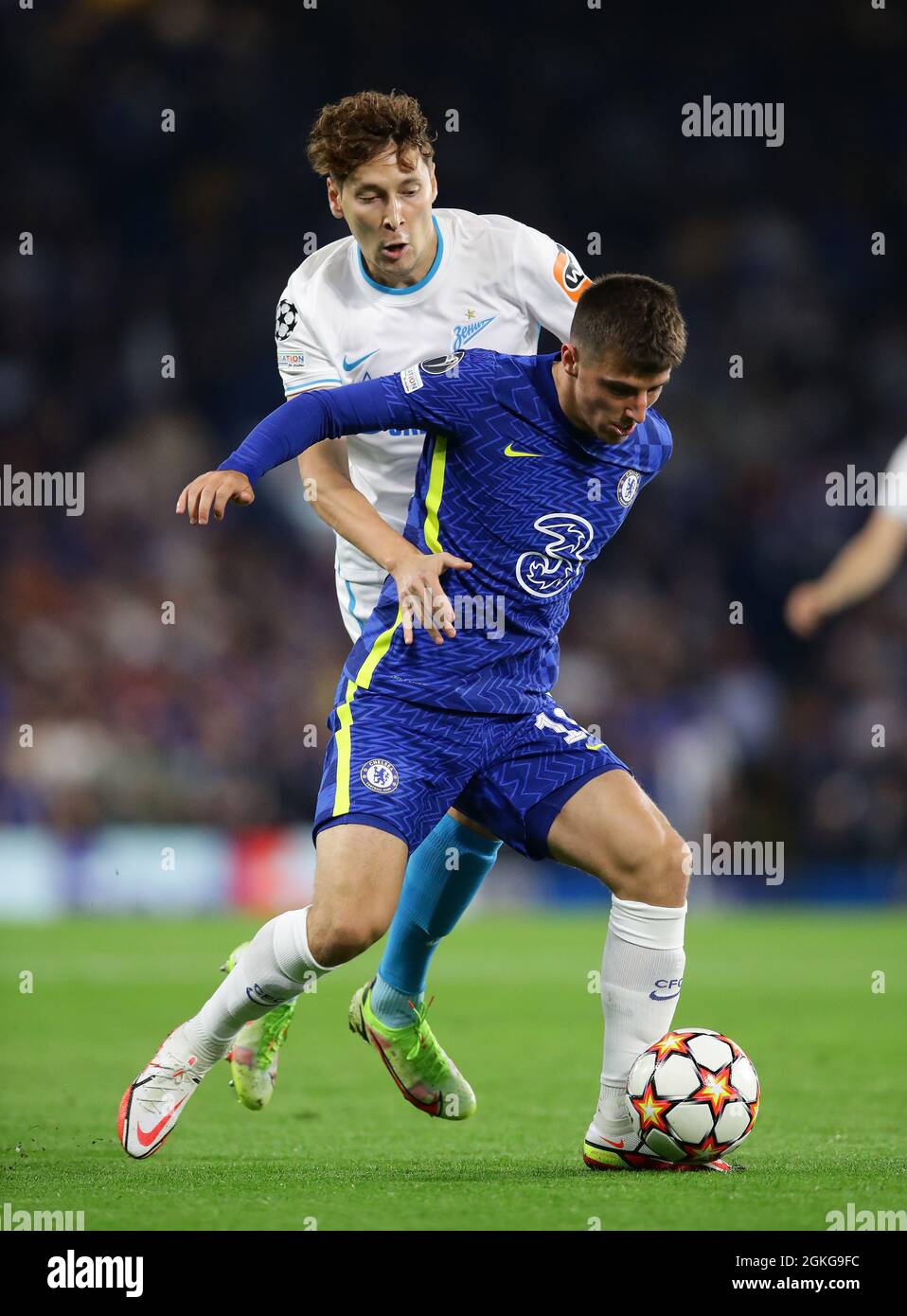London, England, 14th September 2021. Mason Mount of Chelsea with Daler Kuzyayev of Zenit during the UEFA Champions League match at Stamford Bridge, London. Picture credit should read: David Klein / Sportimage Stock Photo
