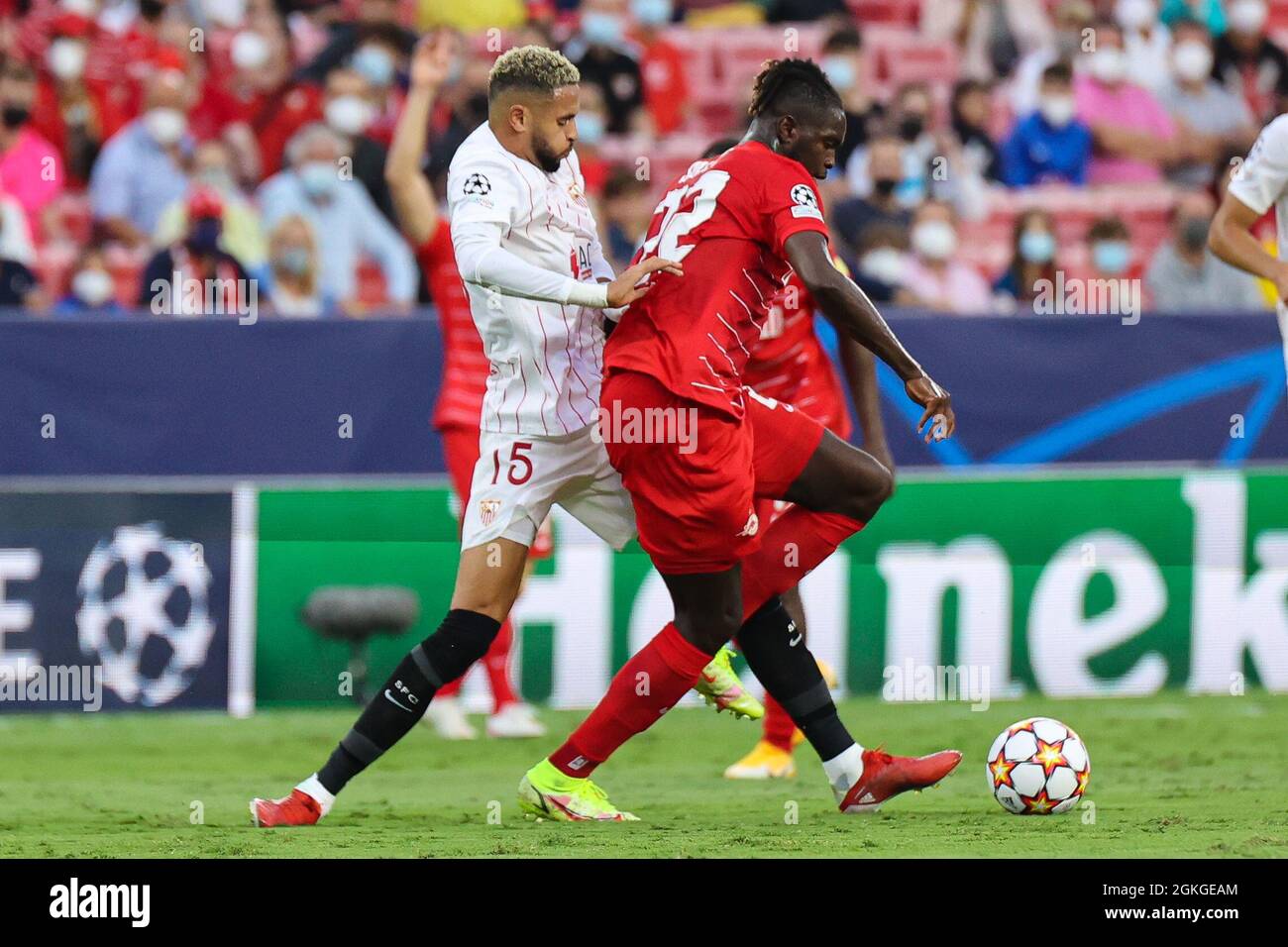 Seville, Spain, 14/09/2021, Youssef En-Nesyri of Sevilla CF in action with  Oumar Solet of RB Salzburg during the UEFA Champions League Group G stage  match between Sevilla FC and RB Salzburg at