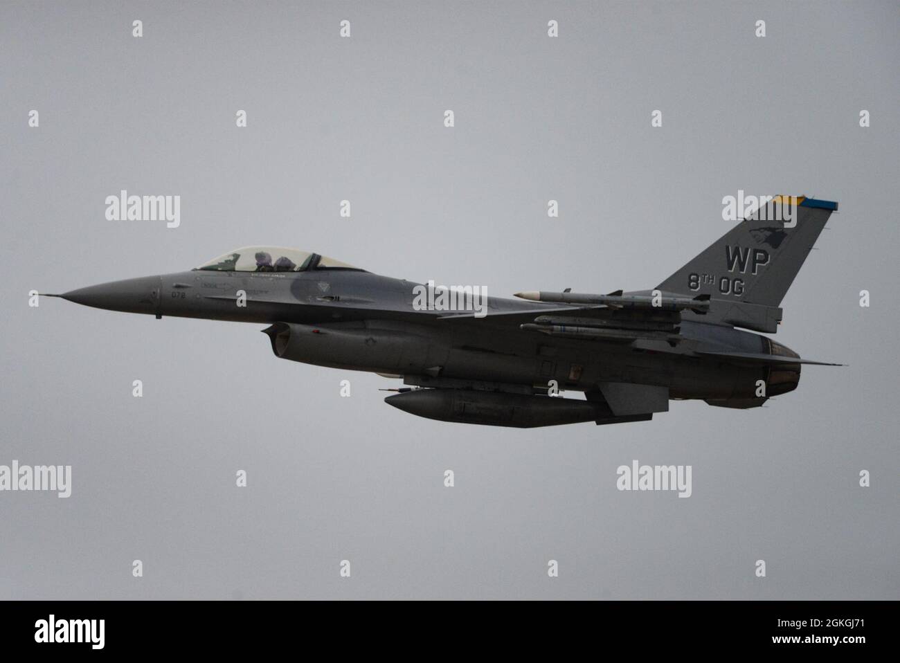 An F-16 Fighting Falcon from the 8th Operations Group takes flight ...