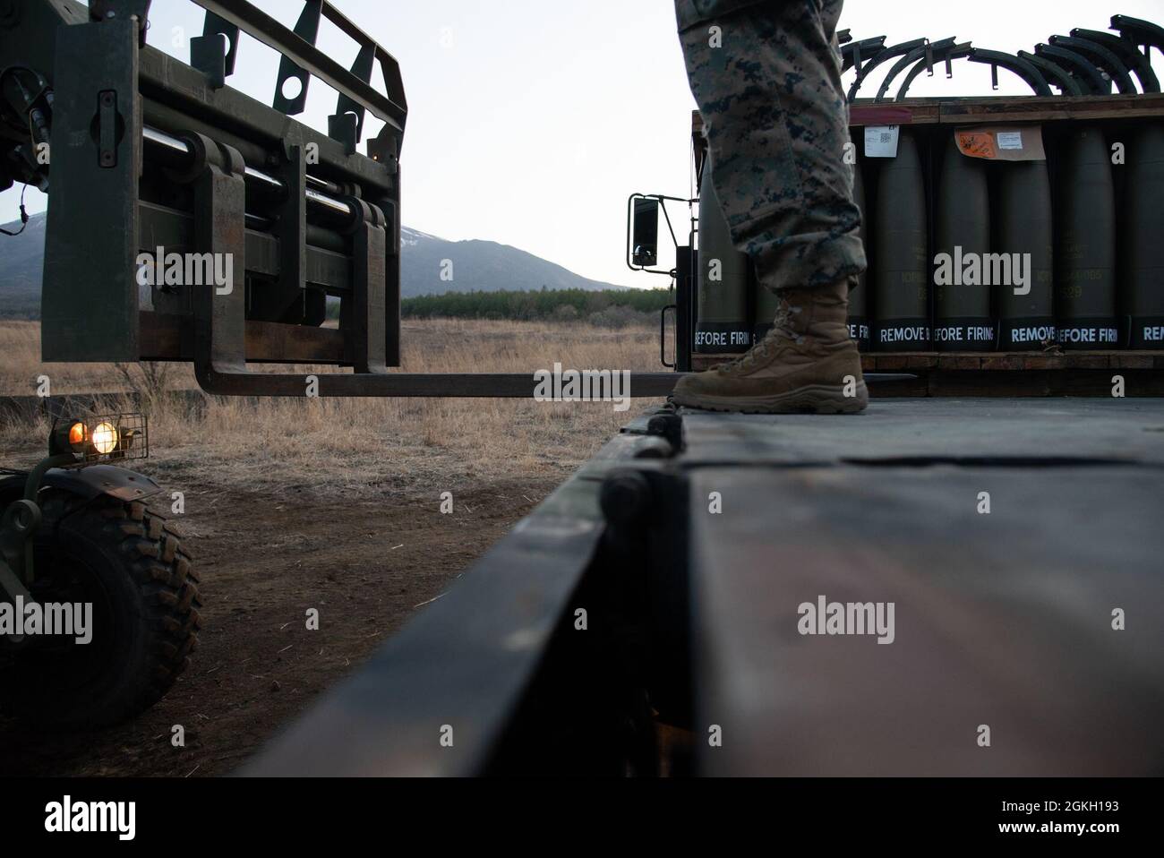 Artillery relocation training hi-res stock photography and images - Alamy