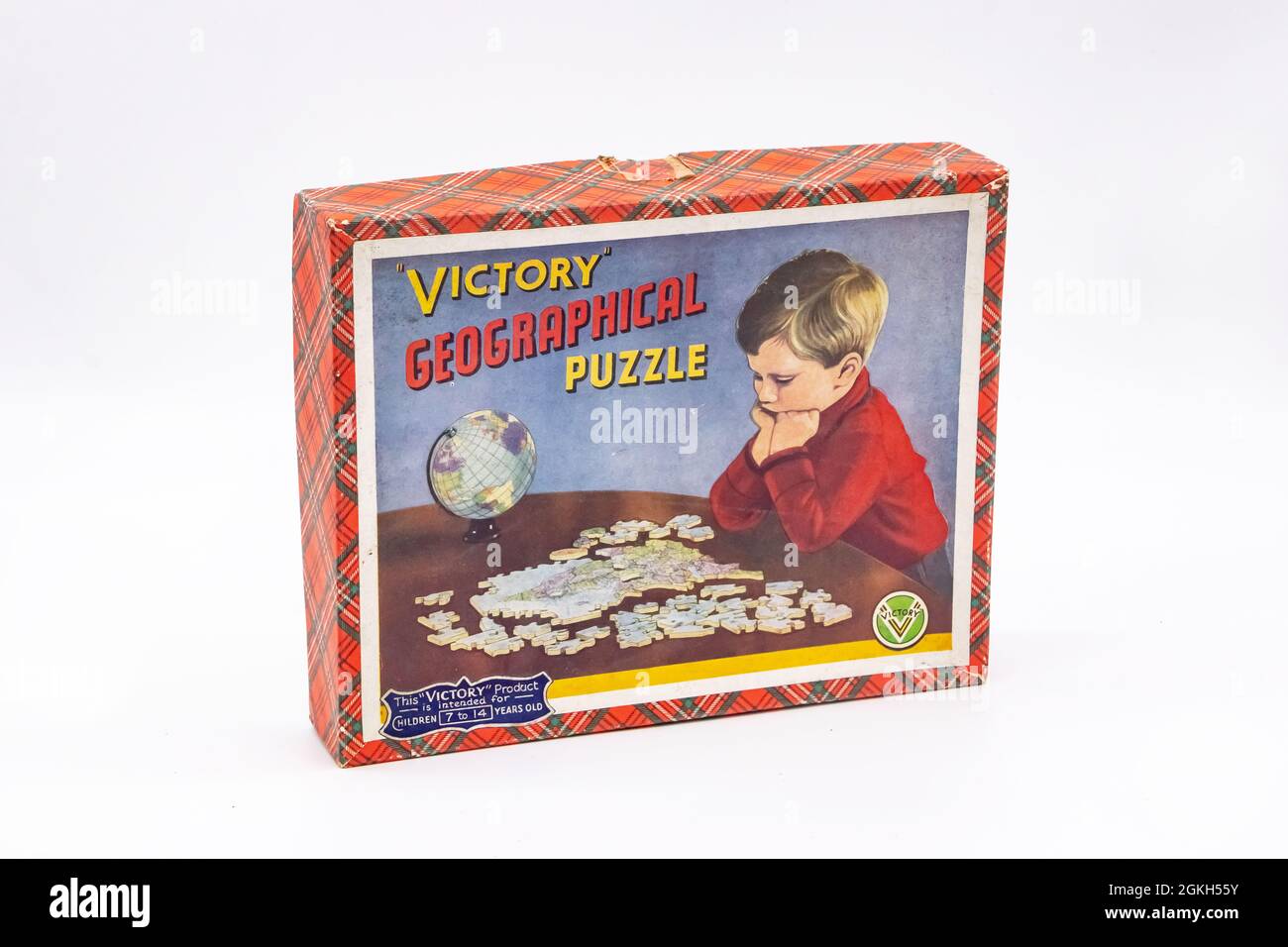 1950s wooden vintage victory geographical jigsaw puzzle of the world in illustrated box Stock