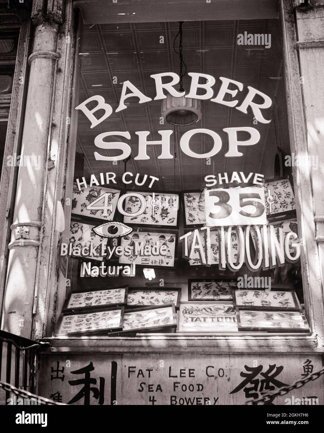 Barber shop 1940s hi-res stock photography and images - Alamy