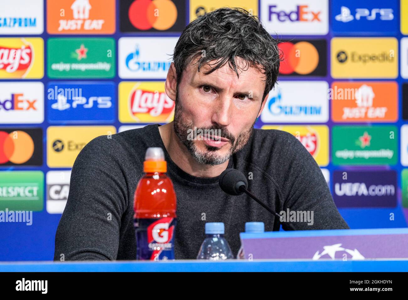 Mark van Bommel heeft geleerd: 'Dit was twee jaar geleden ondenkbaar' -  Voetbal International