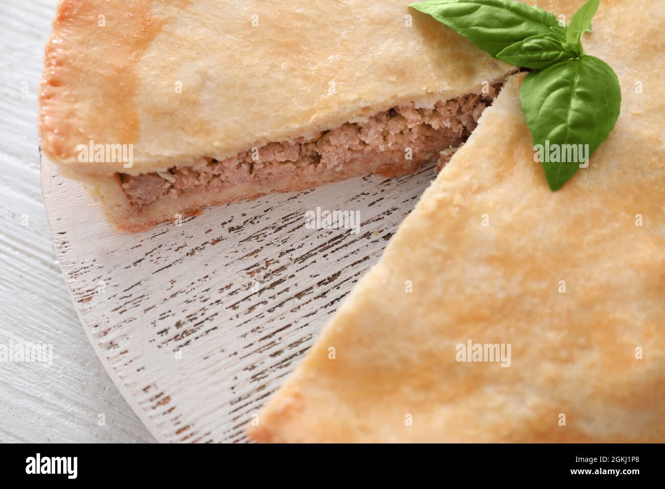 Premium Photo  Traditional savory pie kurnik with chicken