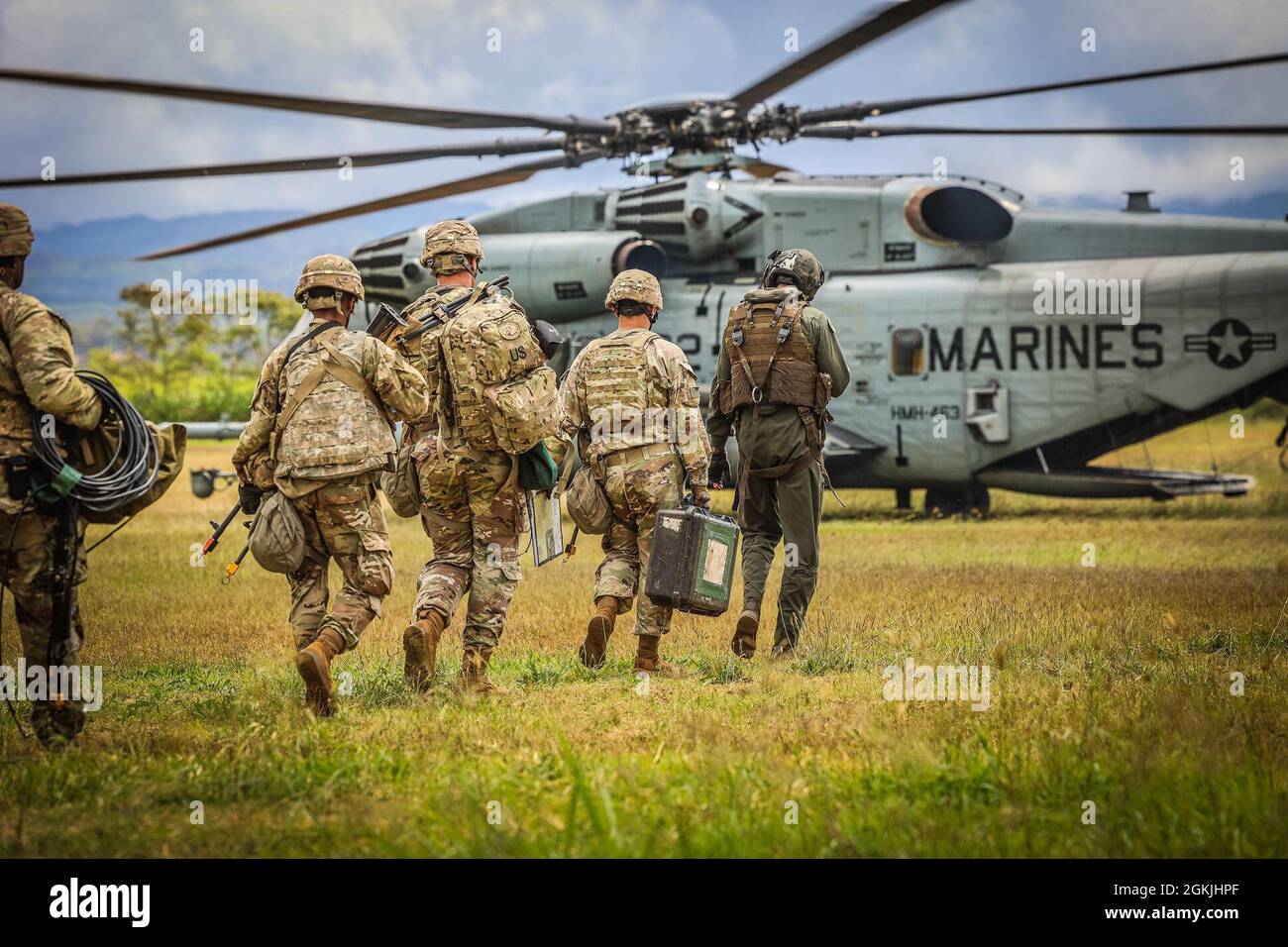 Schofield Barracks, HI — Soldiers from Bravo Battery, 2nd Battalion