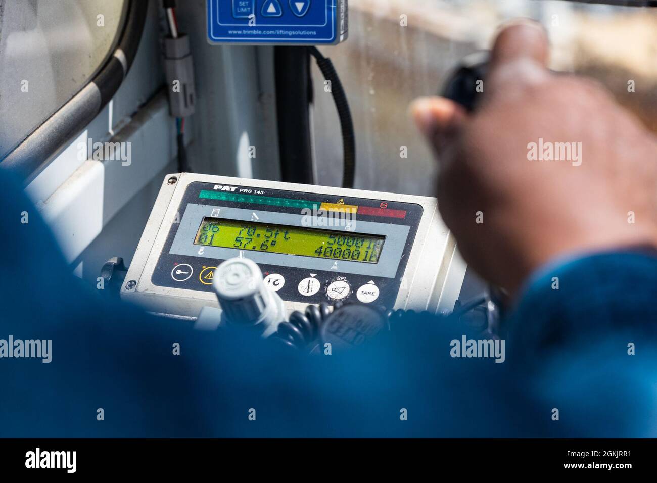 Crane load moment indicator hires stock photography and images Alamy