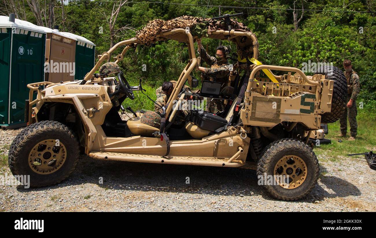 U.S. Marines with the 31st Marine Expeditionary Unit Command element ...