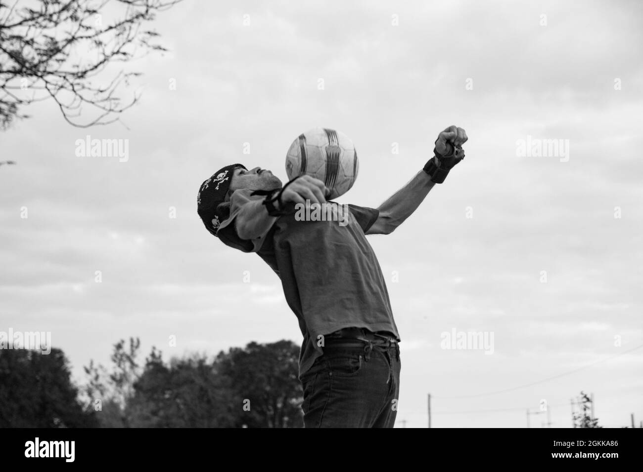 Hitting the chest Black and White Stock Photos & Images Alamy
