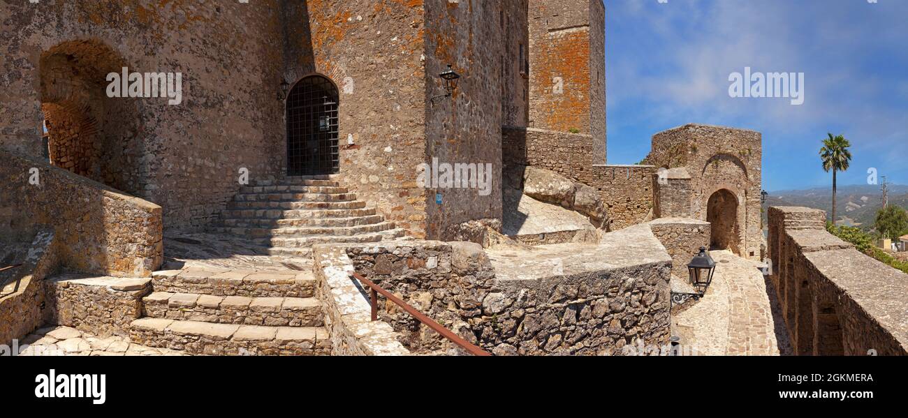 The fortified entrance to Castellar de la Frontera, a village in Cadiz Province, Andalucia, Spain in a well preserved Moorish-Christian fortress. Stock Photo