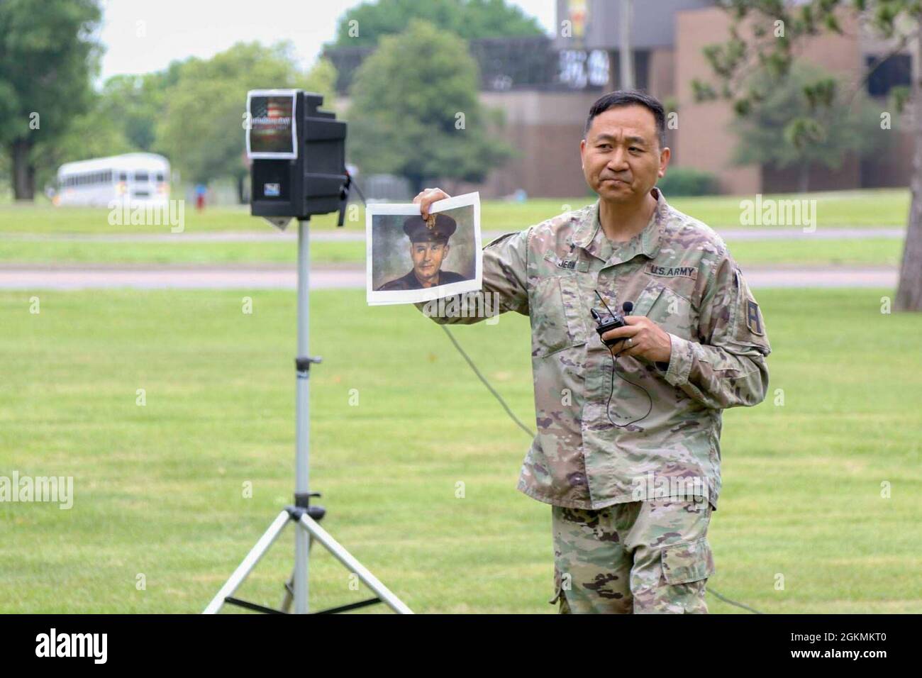 Chaplain (Maj.) Chulwon Jeon, 4th Cavalry Multi-Functional Training Brigade Chaplain, takes time to reflect on Medal of Honor recipient Chaplain (Cpt.) Emil Kapaun, who died while serving during the Korean War at the Memorial Day Remembrance celebration and cook-out held outside the 1AE, 4th Cav Bde building on Fort Knox, Ky., May 27. Kapaun saved the lives of 40 other service members and was presented with the MOH posthumously by President Barack Obama, April 11, 2013.' Stock Photo