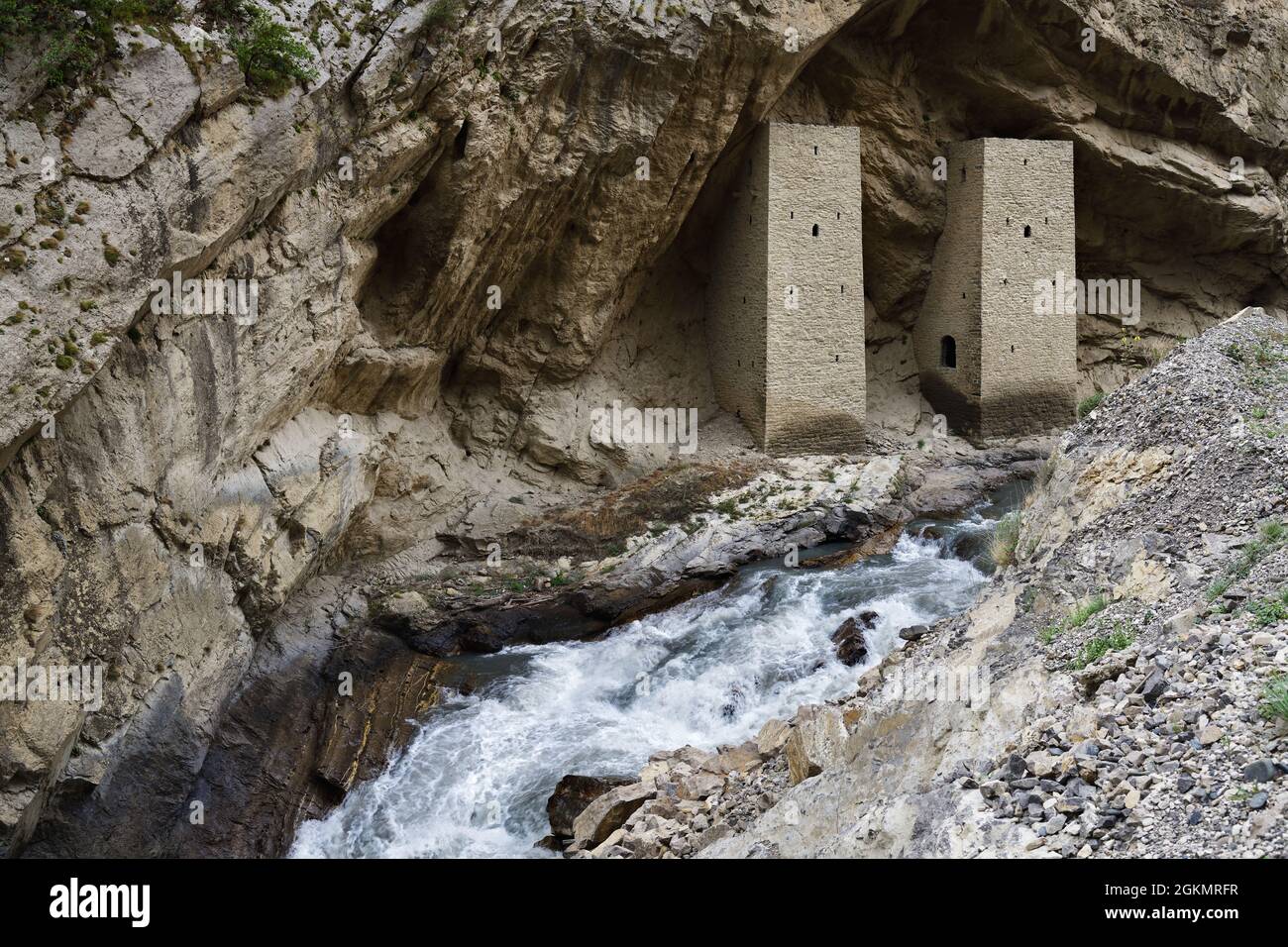 Ushkaloye towers on the Argun River. Republic of Chechnya. Russia. Caucasus. Cultural heritage monuments in Itum-Kalinsky District. Watchtowers of the Stock Photo