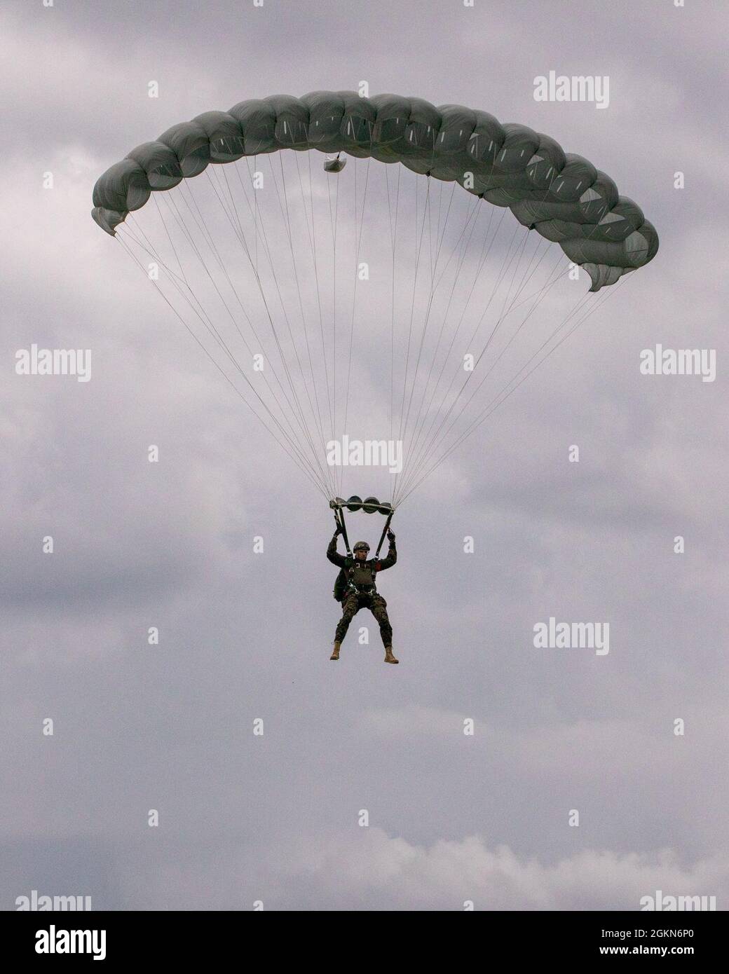 Low Level Static Line Marines with 3rd Force Reconnaissance Company, 4th Marine Division ...