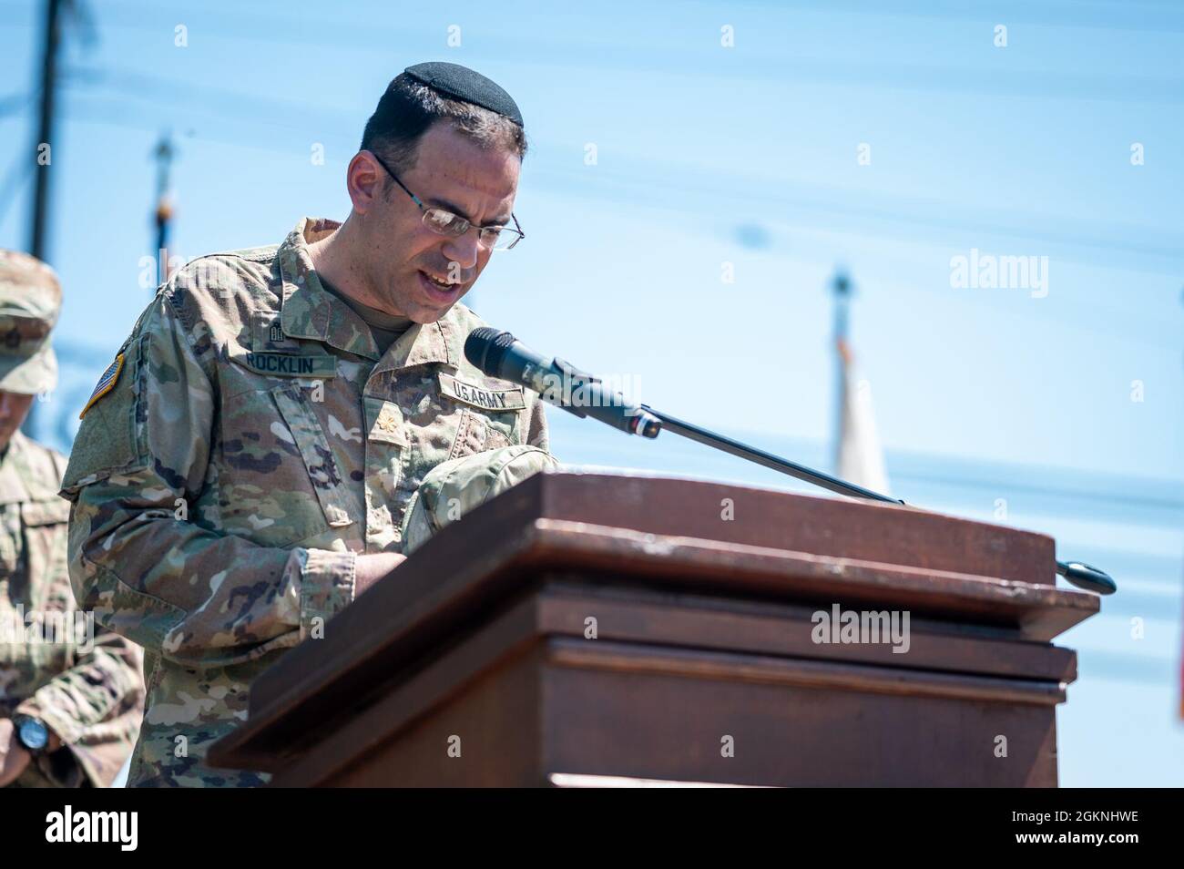 U S Army Chaplain Maj Mitchell Rocklin 42nd Regional Support Group Rsg Addresses The Crowd The During The 42nd Rsg Change Of Command And Change Of Responsibility Ceremony At The National Guard Training