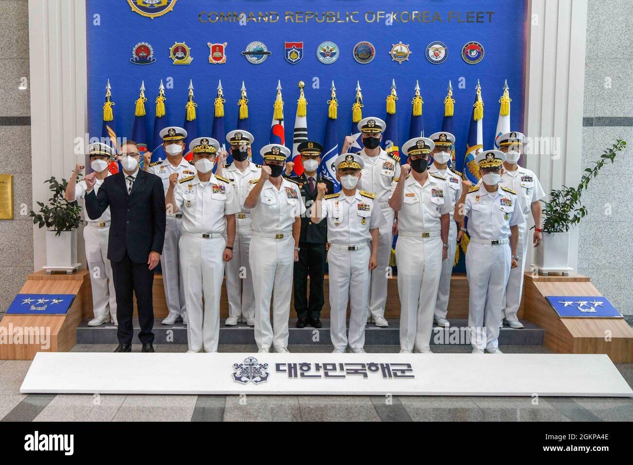 210611-N-ZU710-0026 BUSAN, Republic of Korea (June 11, 2021) Adm. Samuel  Paparo, Commander, U.S. Pacific Fleet, center left, poses for a photo with  Republic of Korea (ROK) Navy Vice Adm. Lee Jong-ho, Commander,