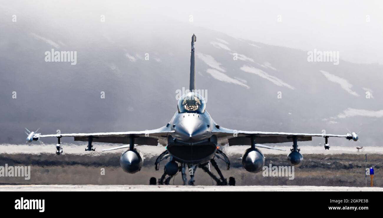 A United States Air Force F16 Fighting Falcon fighter jet is