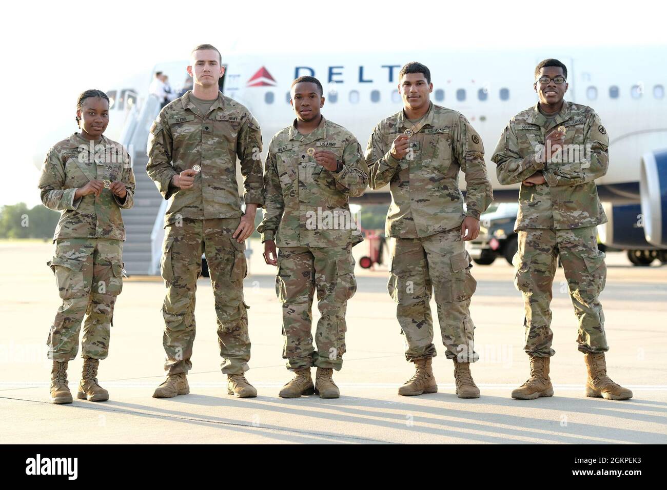 Soldiers assigned to the 690th Rapid Port Opening Element, 832nd ...