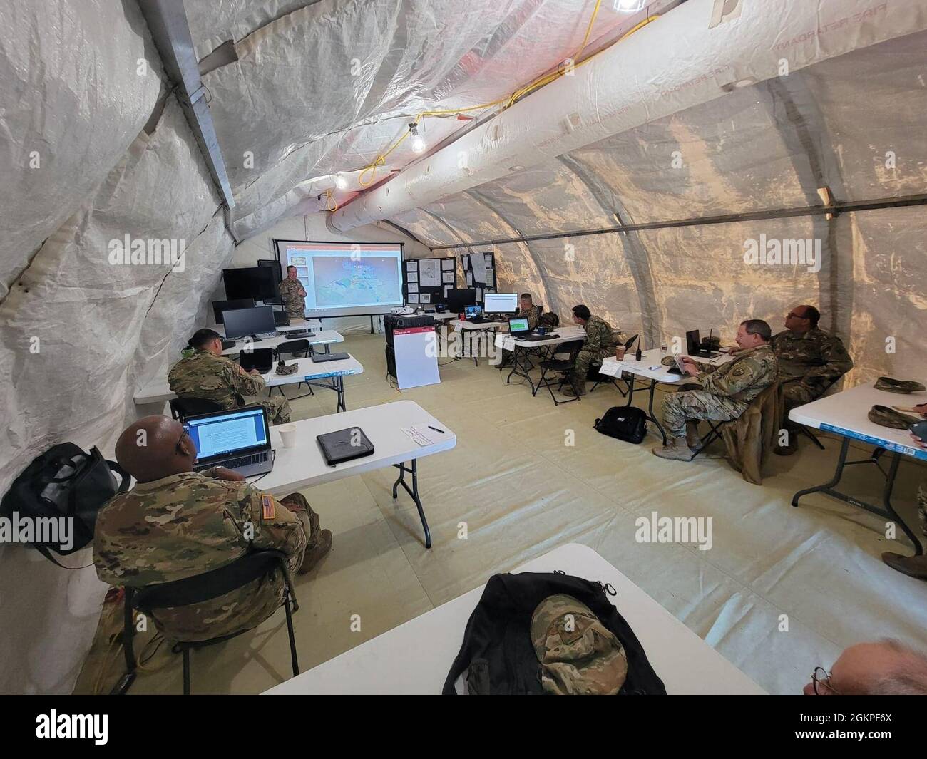 Soldiers and Airmen with the California State Guard Operations Group ...