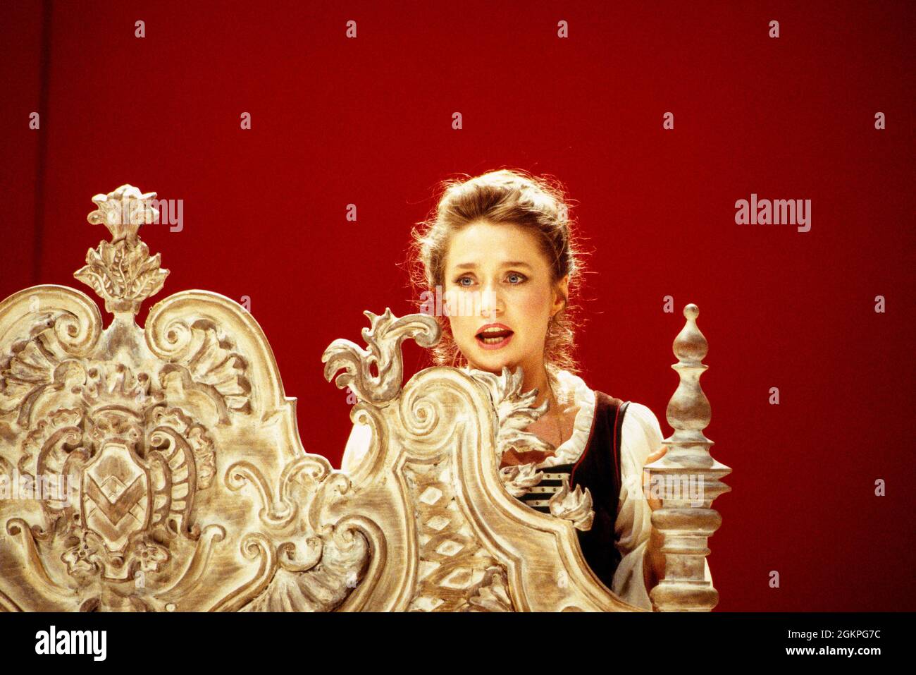 Alison Hagley (Susanna) in LE NOZZE DI FIGARO at