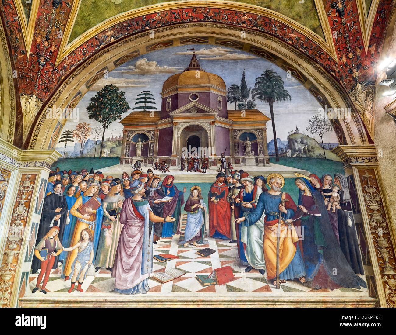 Spello Umbria Italy. Baglioni Chapel frescoed by Pinturicchio, in Santa  Maria Maggiore Church Stock Photo - Alamy