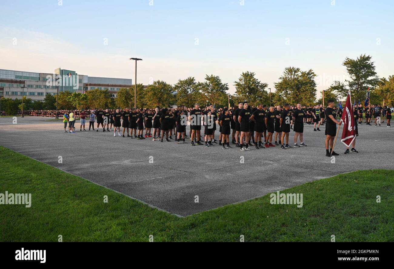 U.S. Soldiers stand in formation honoring the birthday of the Army at Joint Base Langley-Eustis, Virginia, June 14, 2021. Brigades across the installation took part in the 5K. Stock Photo