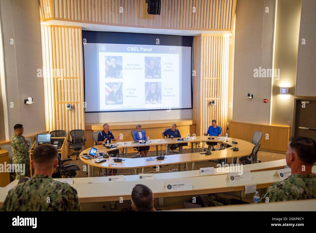 NORFOLK (June 16, 2021) Fleet Master Chief (Ret.) Tom Howard, Fleet Master Chief (Ret.) Suz Whitman, Master Chief Petty Officer of the Navy (Ret.) Duane Bushey, and Fleet Master Chief (Ret.) Jon Thompson speak with 17 command master chief petty officers during a Senior Enlisted Executive Leadership Symposium held at U.S. Fleet Forces Command, June 15 - 17, 2021. The three-day seminar led by the USFFC Fleet Chief Petty Officer Training Team introduces unit-level command master chiefs to the knowledge and expertise needed to integrate into a flag or general officer’s staff. Stock Photo