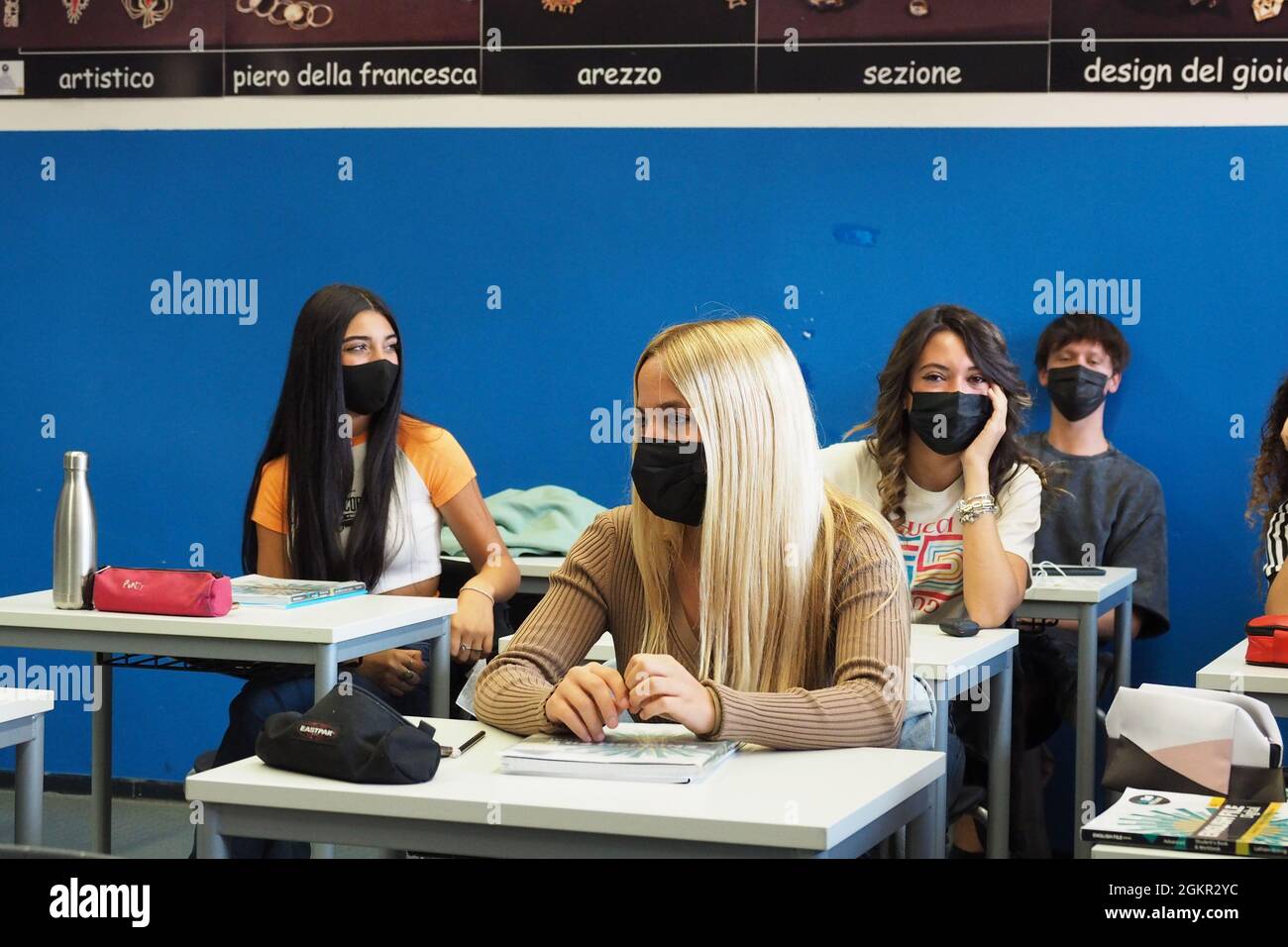 Italy, Tuscany region, Arezzo, September 15, 2021 : Covid emergency, the first day of school. Piero della Francesca artistic high school. The reopening of schools, after a period of summer holiday.    Photo © Daiano Cristini/Sintesi/Alamy Live News Stock Photo