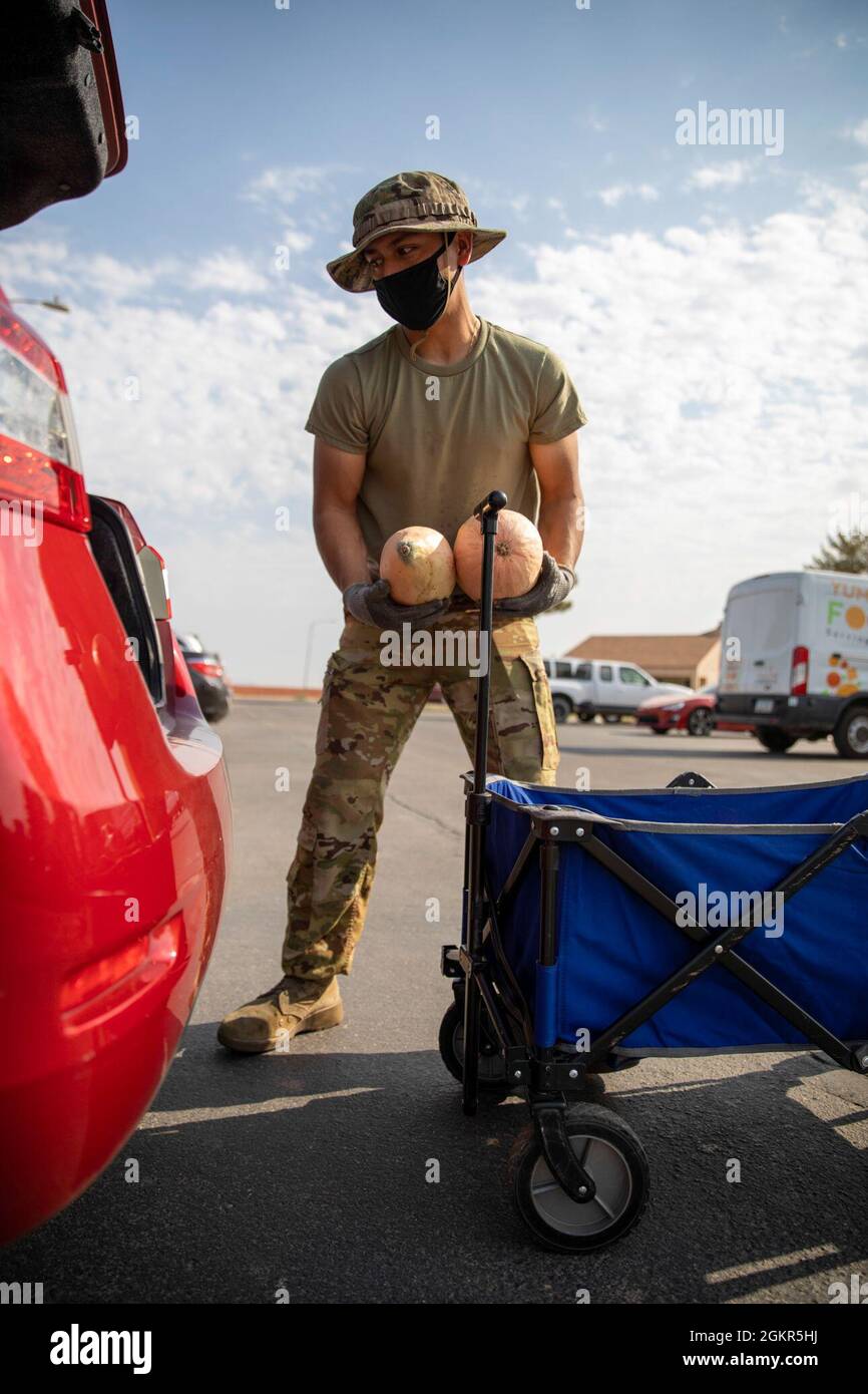 Arizona Army National Guard Spc Oscar Castillo A Fueler With E