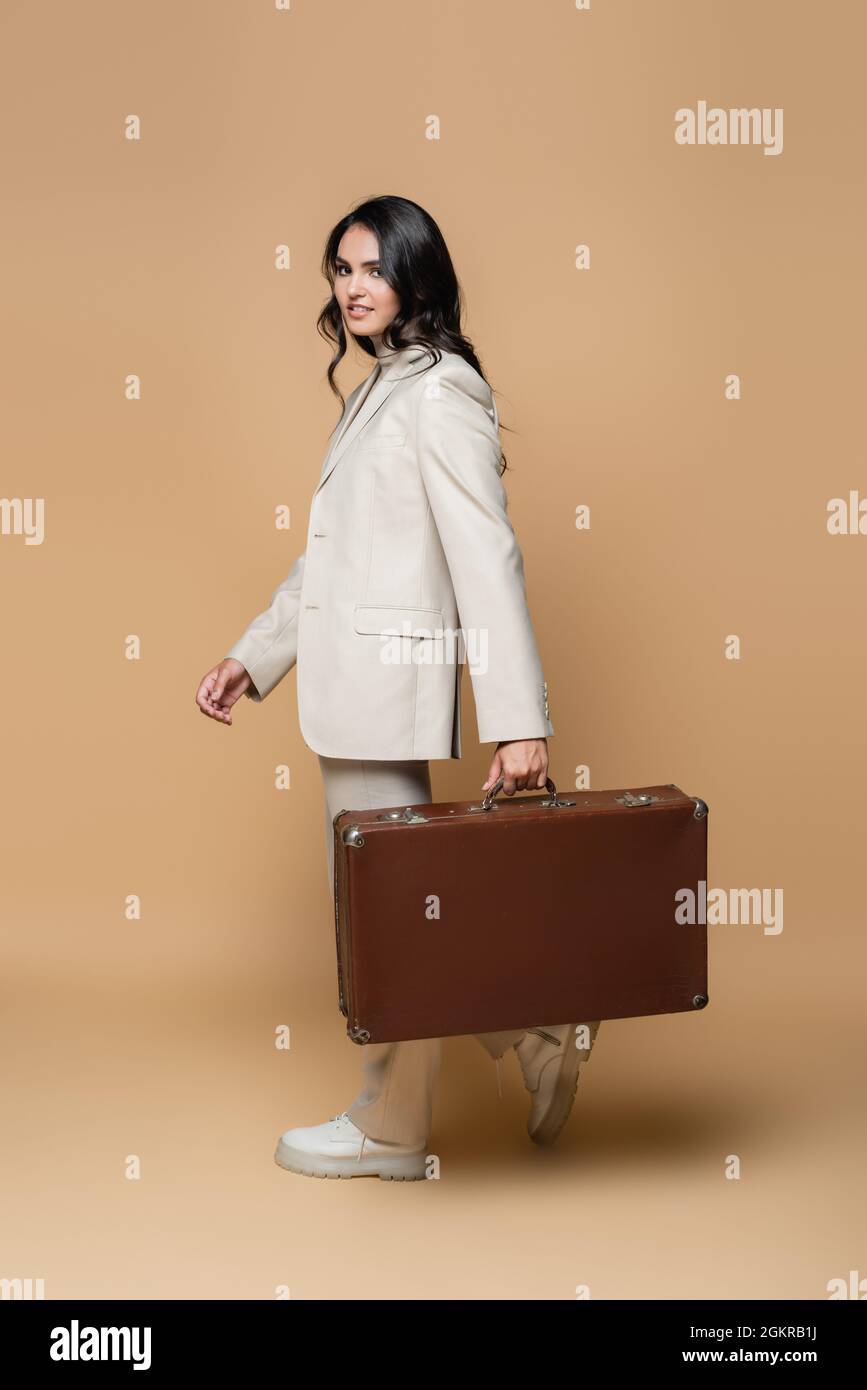Woman with luggage 1920 hi-res stock photography and images - Alamy