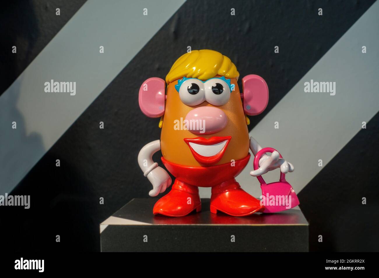 Mr hotsell potato public