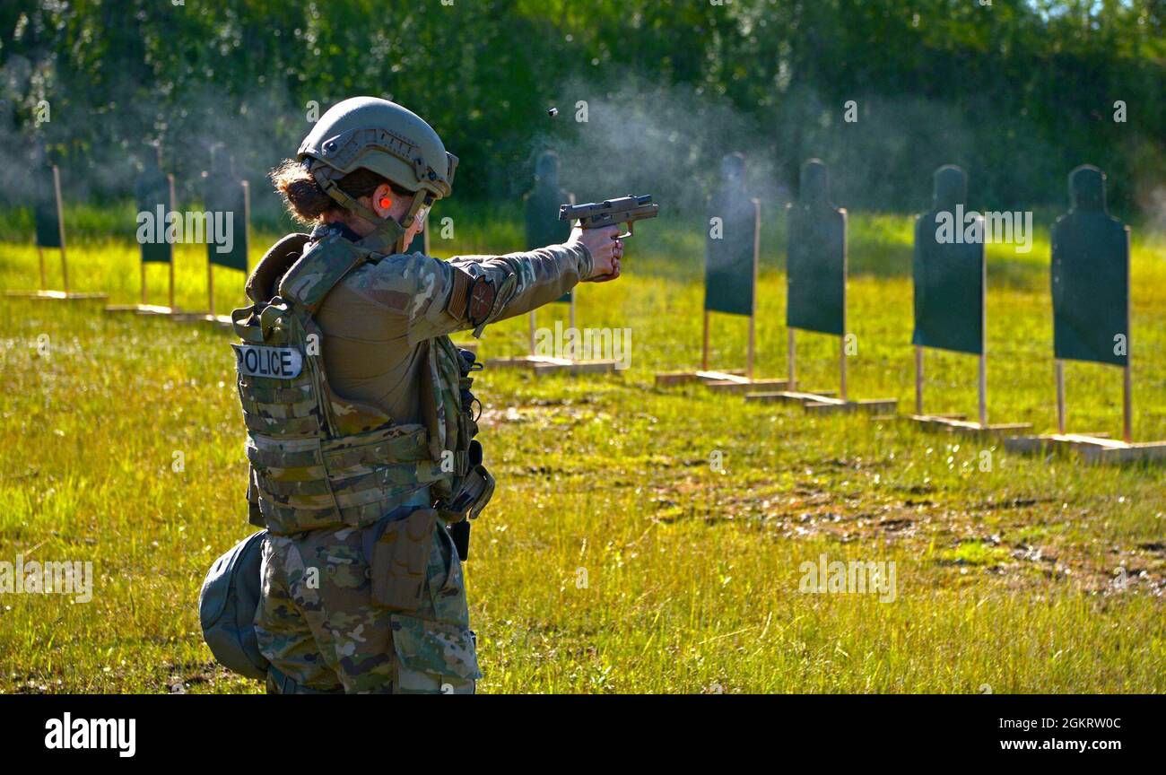 Special weapons tactics swat team hi-res stock photography and