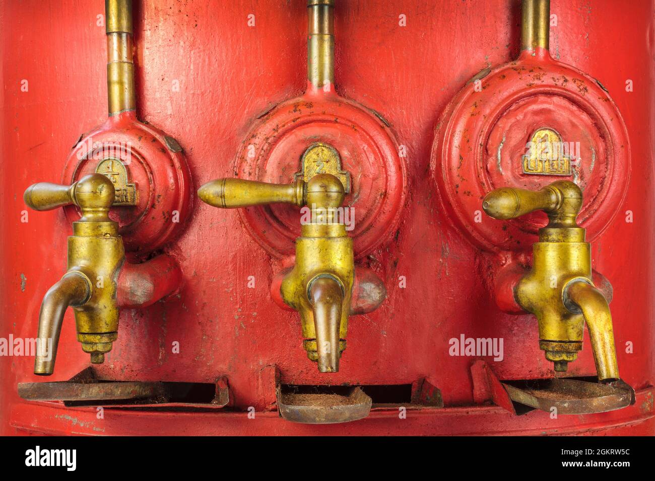 Brass taps hires stock photography and images Alamy