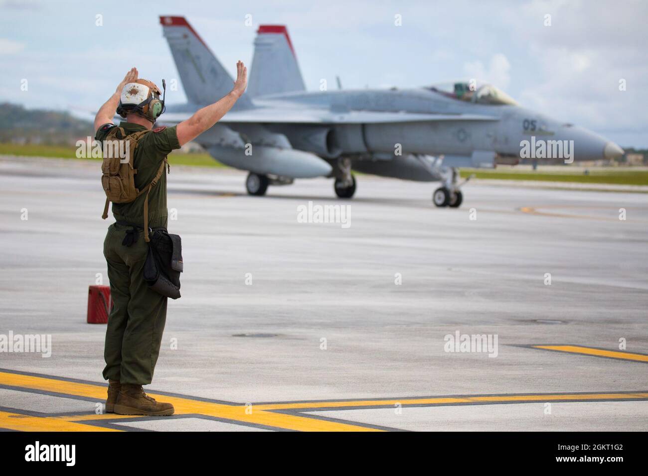 Aircraft technician hi-res stock photography and images - Alamy