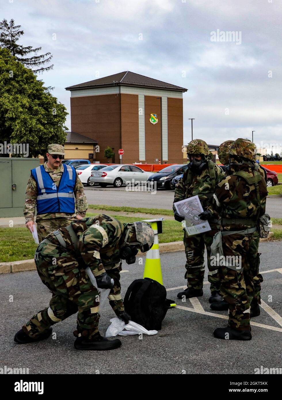 Airmen with the 143d Airlift Wing, PAR (Postattack Reconnaissance