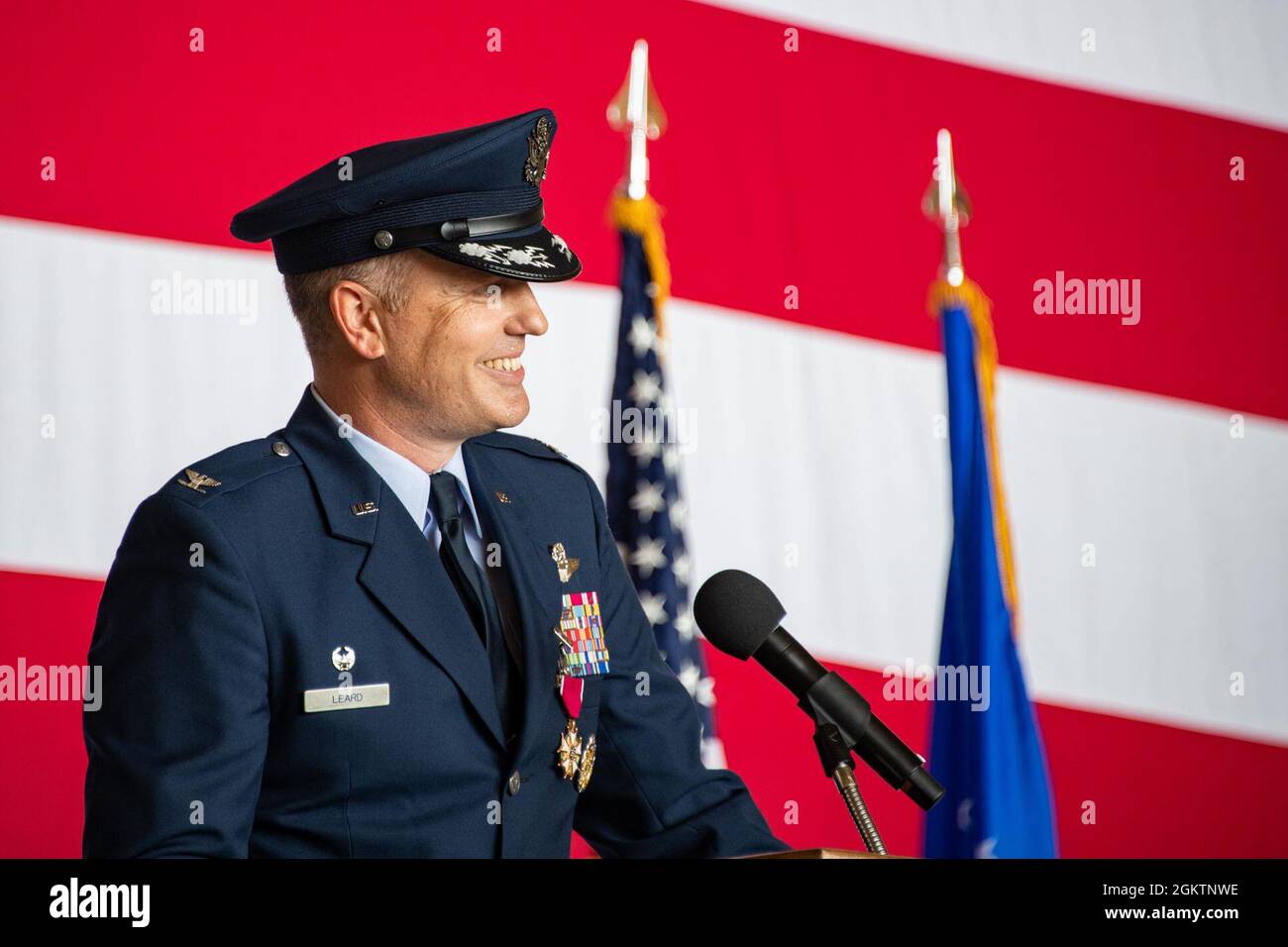 The outgoing commander of 4 hi-res stock photography and images - Alamy